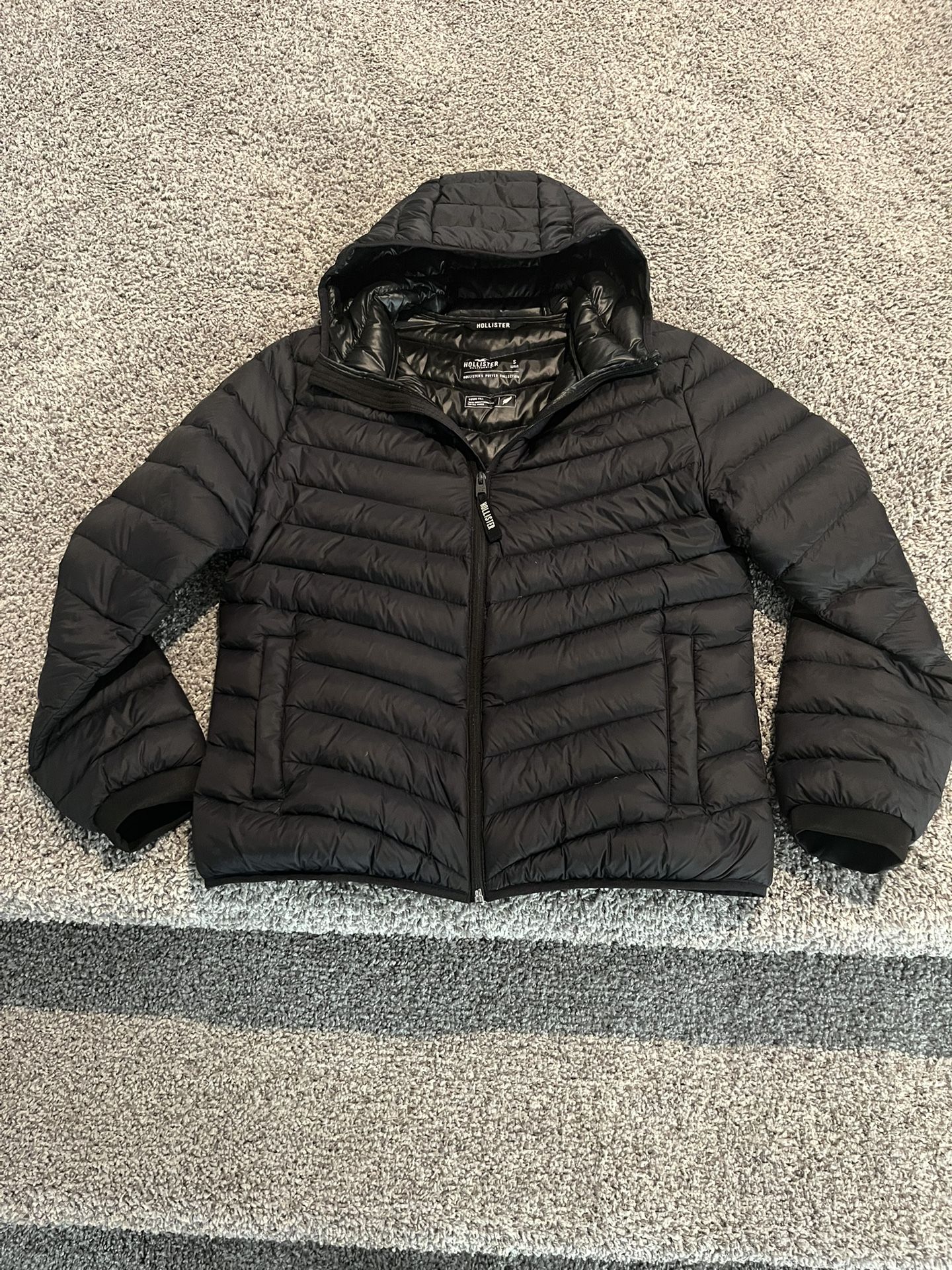 Men’s Small Black Hollister Hooded Puffer Jacket