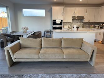 Brand NEW Sofa!!! Modern, Velvet Easy To Clean!