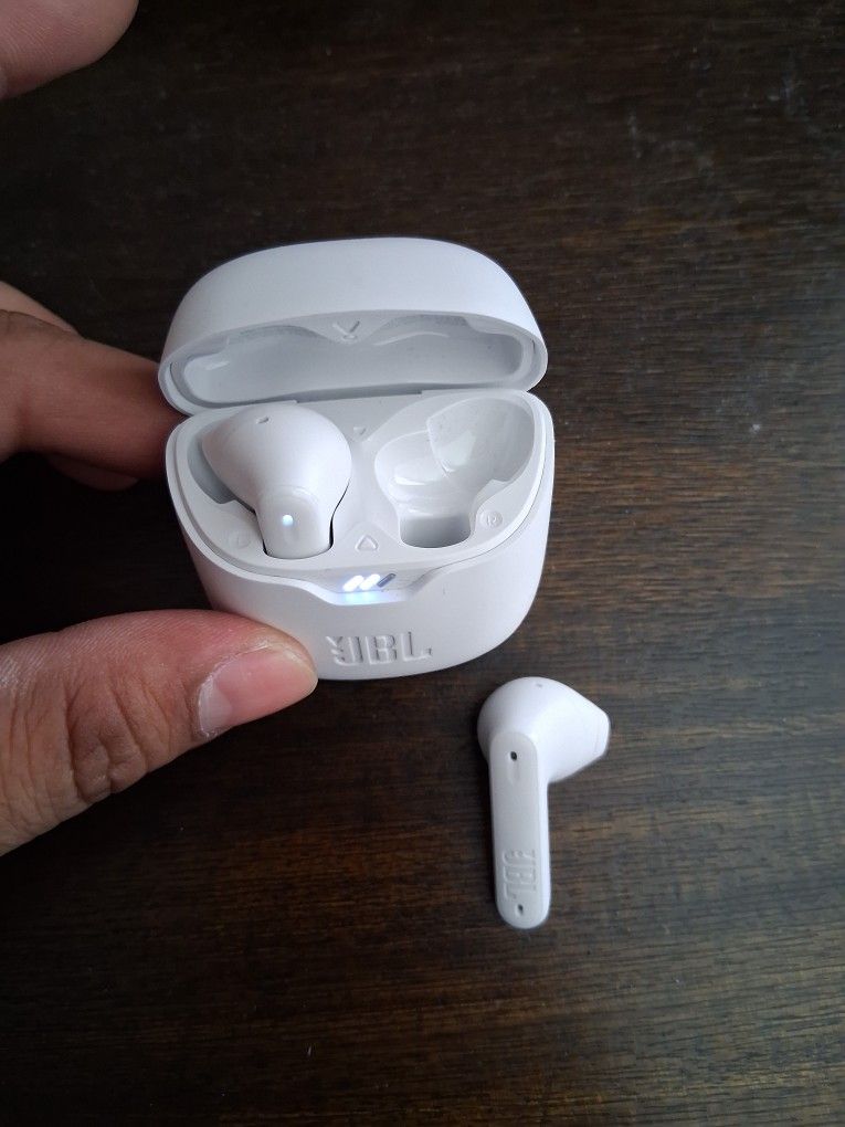 JBL Tune Flex Earbuds