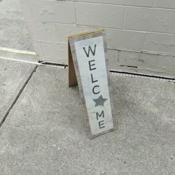 A WELCOME/ AMERICAN FLAG WOODEN STAND