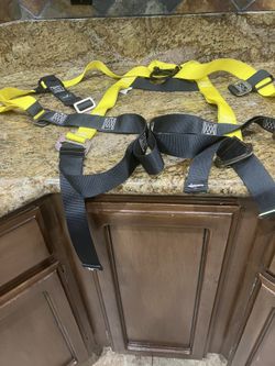 SafeWaze 3M Full Body Safety Harness Plus 3M 6 foot stretch shock absorbing lanyard