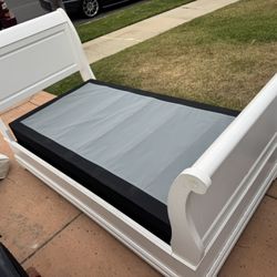 Adorable Day Bed Twin