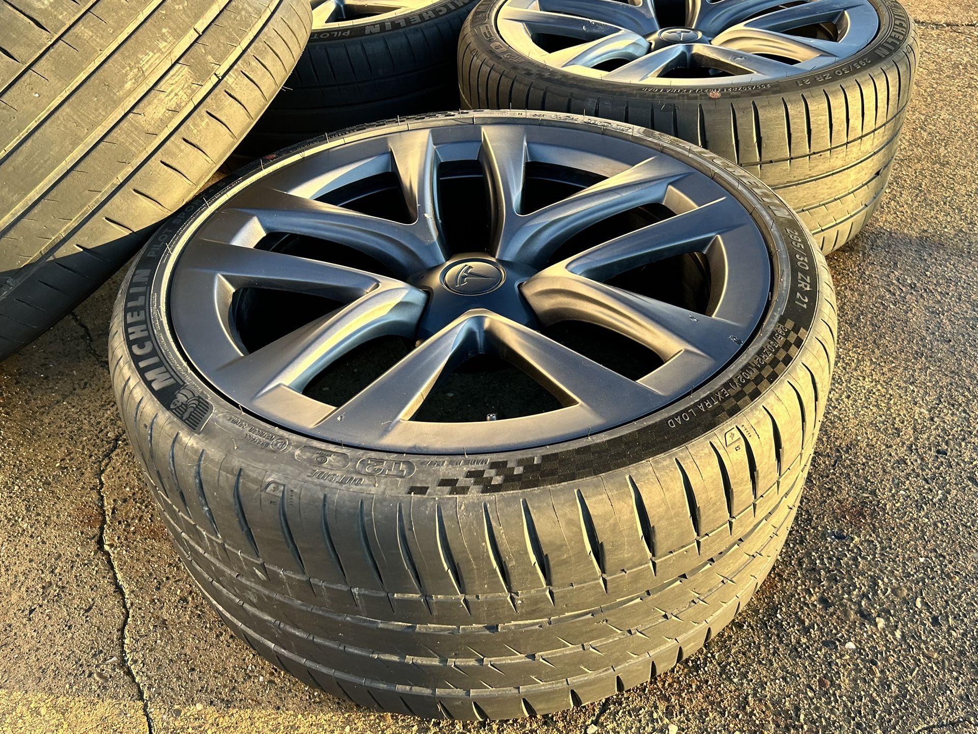 4 OEM 2024 21” TESLA MODEL S PLAID ARACHNID WHEELS TIRES MICHELIN TPMS 85%