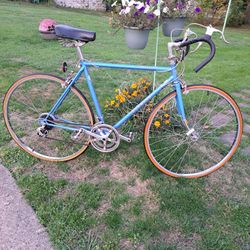 1970's Schwinn Traveler Road Bike Blue 27" Excellent Cond.
