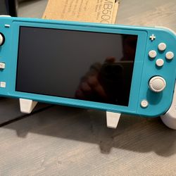 Nintendo Switch Lite - Perfect Condition (FREE grip and 128GB SD card)