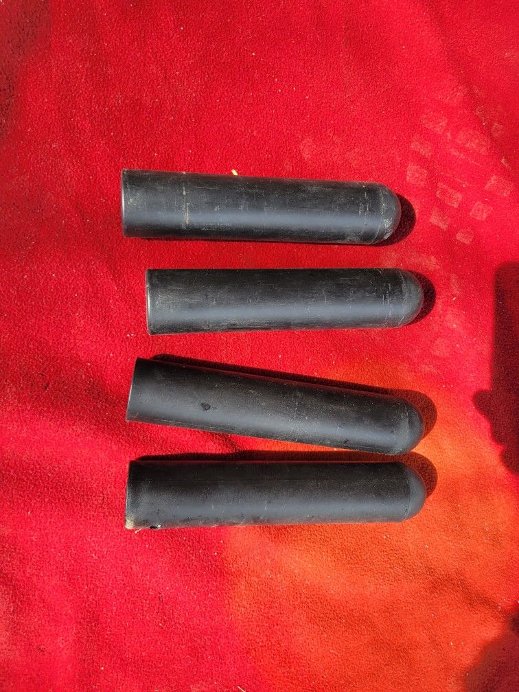 2" HOLE HORNS FOR COVERTING FROM 1" HOLE  4 AVAILABLE 5$ EACH 
11525 S HALSTED DUNKIN 
5$  EACH  CASH ONLY AS IS 