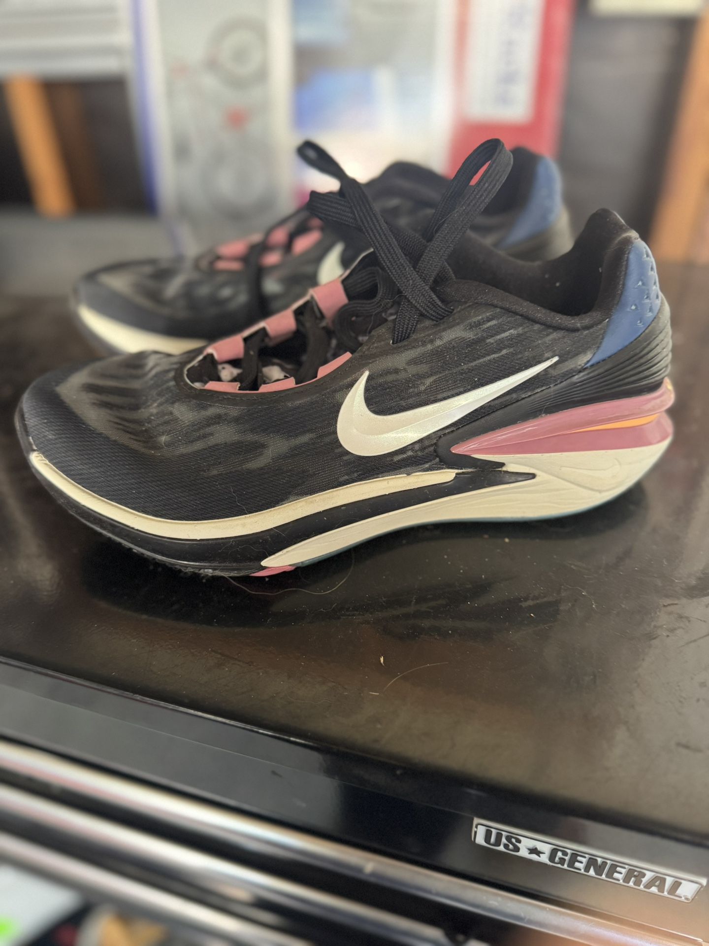 Nike GT Cuts Basketball Shoes - Sz 8