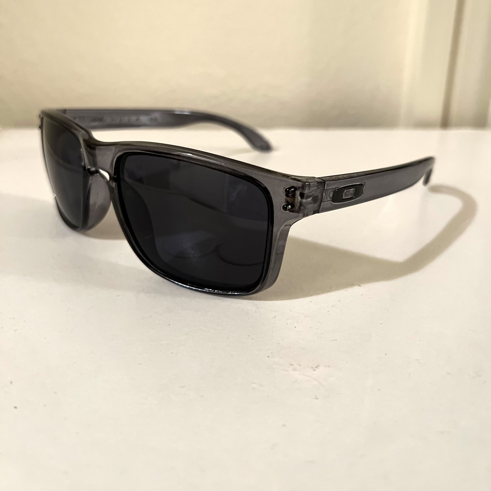 Oakley Holbrook Sunglasses - No Damage - Pick Up Costa Mesa 