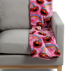Sesame Street Elmo's Blanket