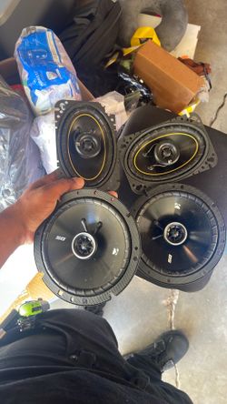 4 Kicker Car Speakers – 2 6x9 + 2 Round Speakers