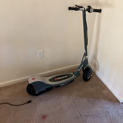 Electric Scooter  Only Used A Few Times E300s Razor