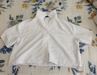 White Cropped Button-Up Short Sleeve Shirt
