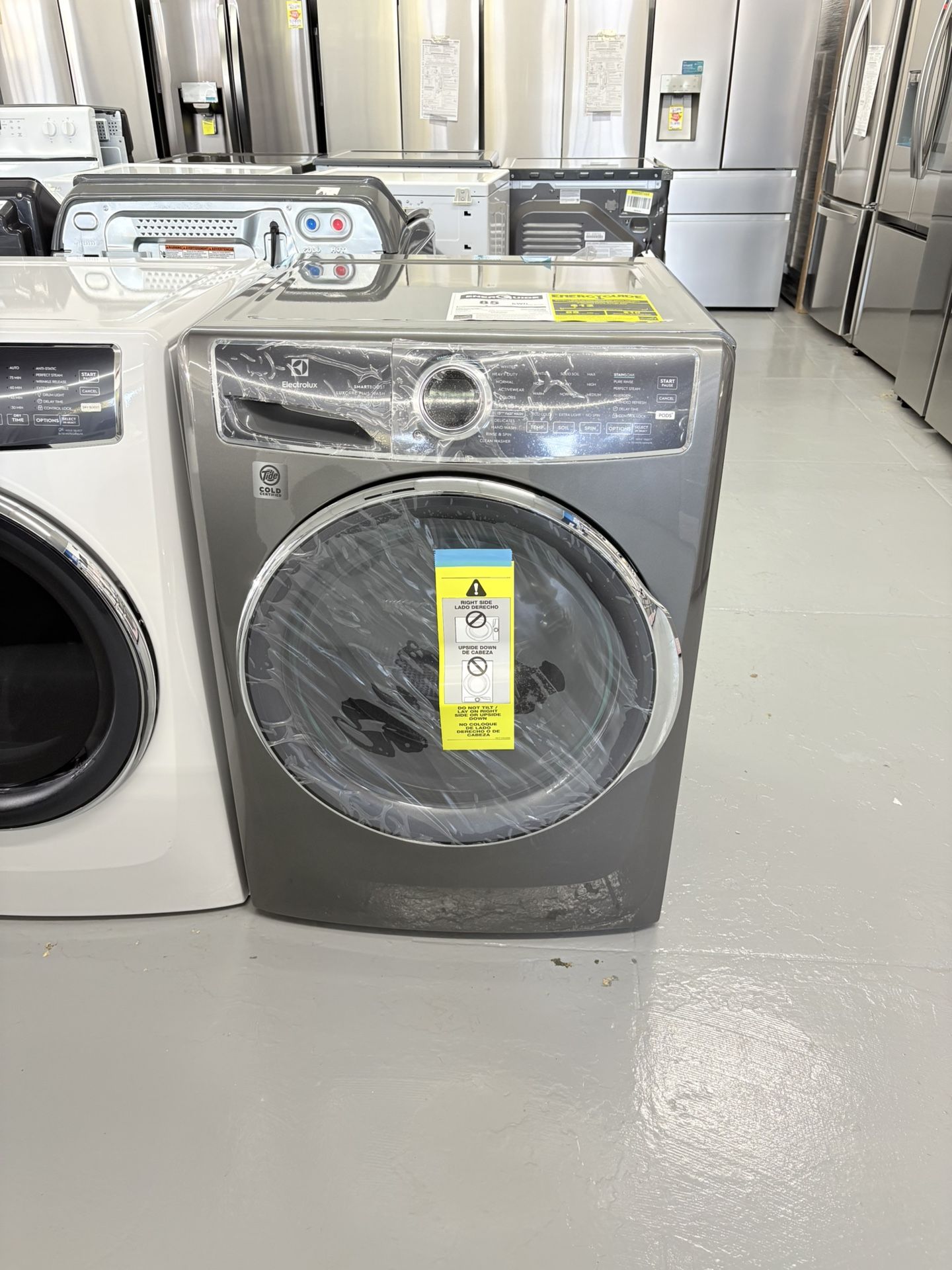 Electrolux 4.5 Cu Ft Washers / Scratch And Dent