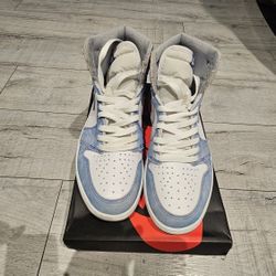 Jordan  1 Retro High Hyper Royal Smoke Grey Size 9.5