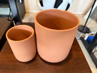 Ribbed Ceramic utensils holder