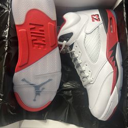 Jordan 5 Fire Red Black Tongue Size 13 New