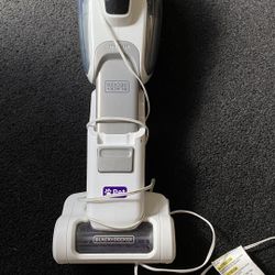 Black & Decker Hand Held Vacuum 