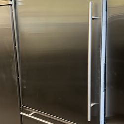 Viking 36”Wide Built In Bottom Freezer Refrigerator 7Series 
