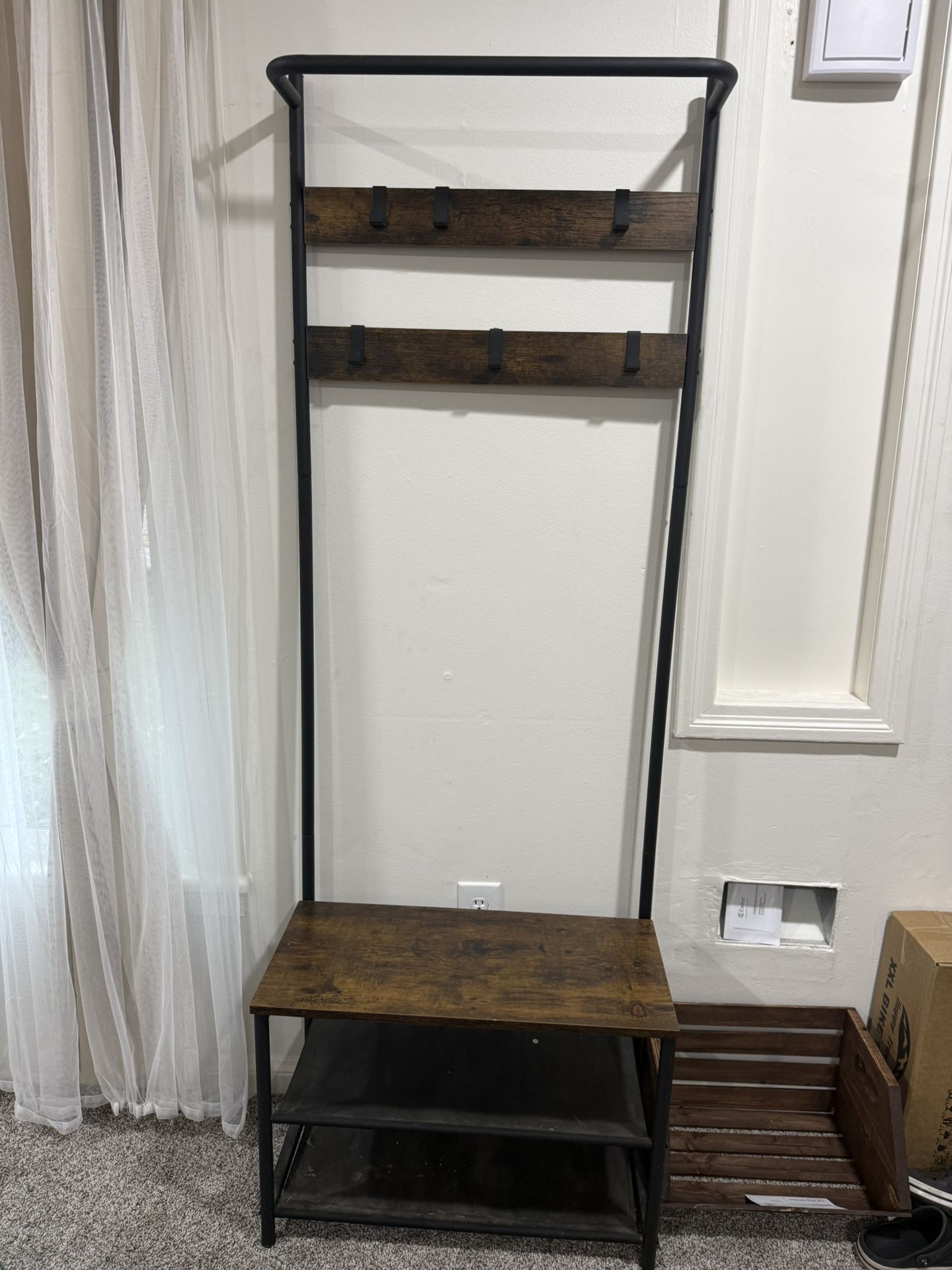 Shoe/coat Rack Entryway