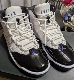 Air Jordan "Concord" size 9.5
