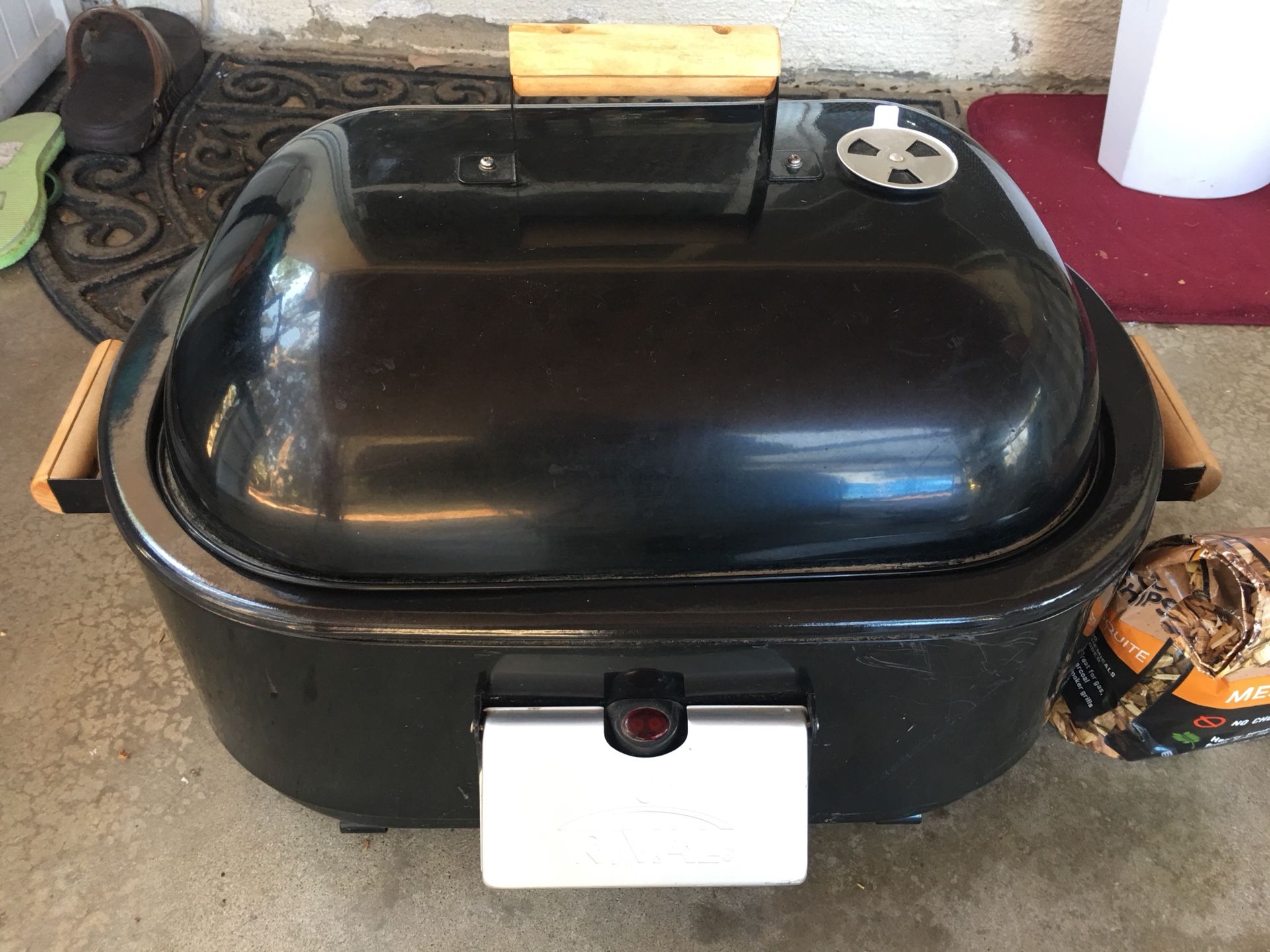 Rival Electric KC Smoker/Roaster ROS180
