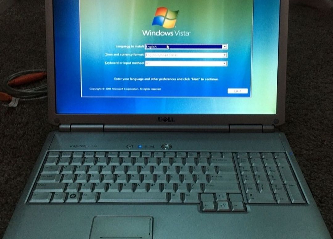 Dell Inspiron 1720 Laptop Refurbished