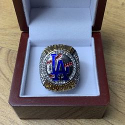 Dodgers World Series Ring 2024 (Ohtani Or Mookie or Freeman)