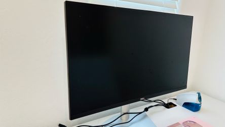 Dell 27 Inch Work From Home Monitor With Built-in Camera and Mic
