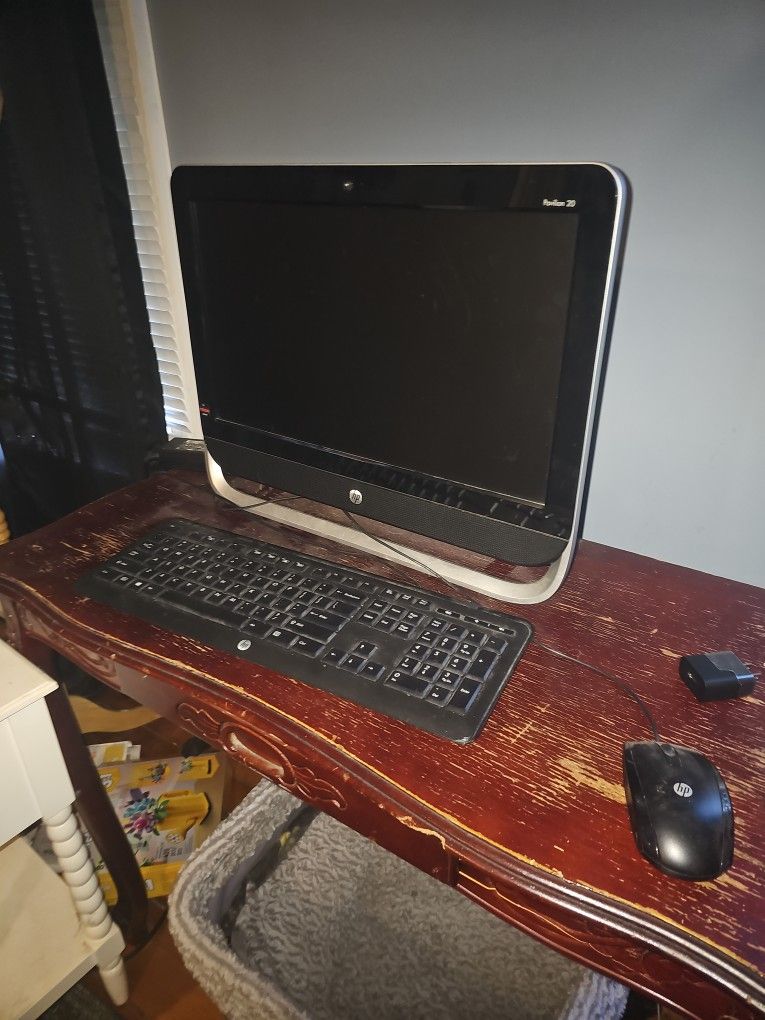 HP Pavilion 20" Desktop Computer