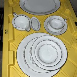 Noritake Gray wood For 10