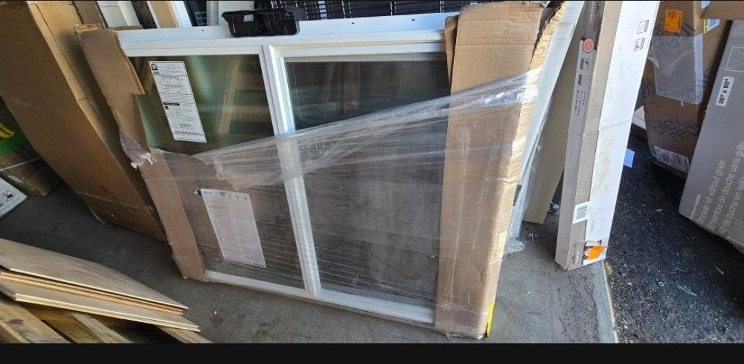 New Construction SIMONTON 48X36 WINDOW WITH PRIVACY GLASS
