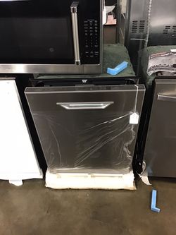 Insignia stainless dishwasher NEW