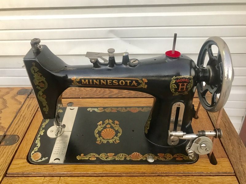 EARLY 1900's MINNESOTA (SEARS) MODEL H TREADLE SEWING MACHINE & TIGER ...