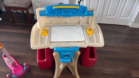 Desk 20$ scooter free
