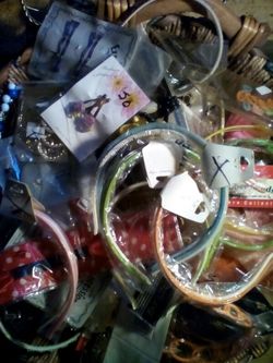 HAIR ACCESSORIES