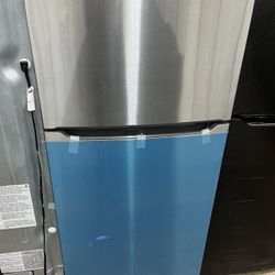 Frigidaire Refrigerator 