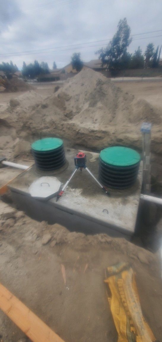 Septic Tabks And Leach Lines