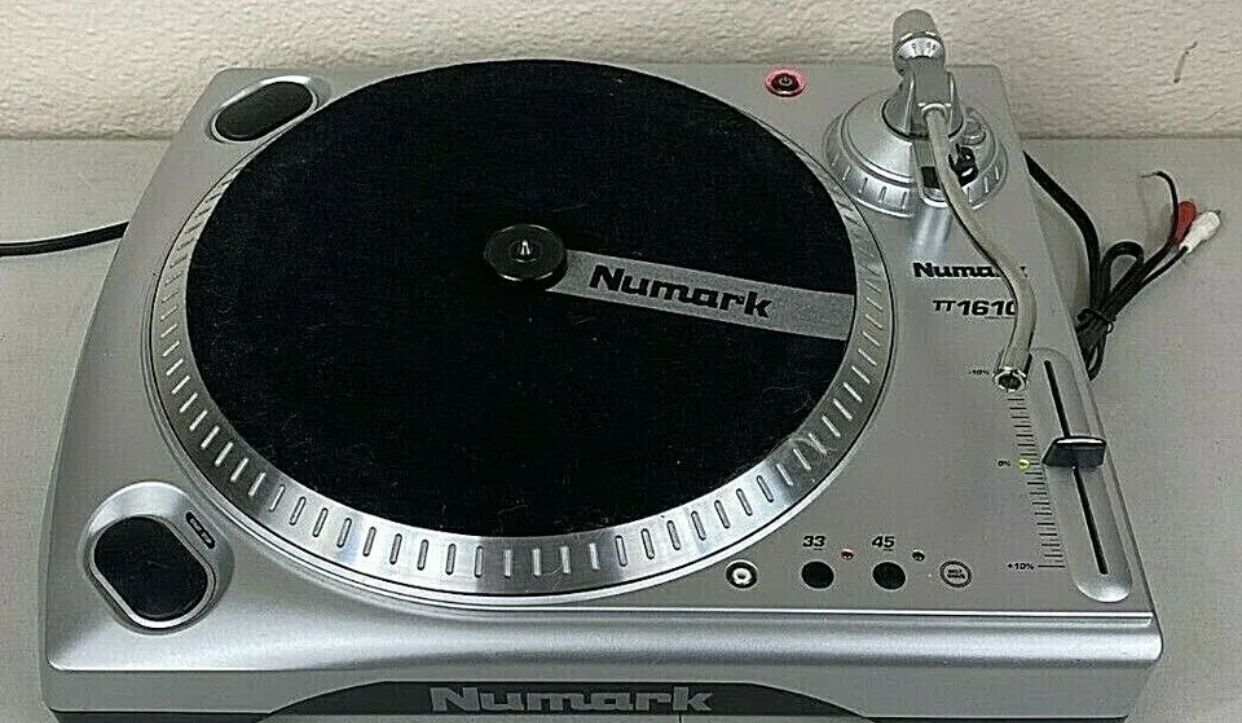 Numark TT1610 Belt Drive DJ Manual Turntable Silver 33rpm + 45rpm