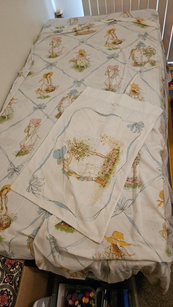 Holly Hobby Twin Size Sheet, Fitted Sheet And Pillow Case $20 OBO