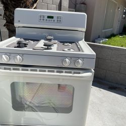 Stove, Microwave And Dish Washer