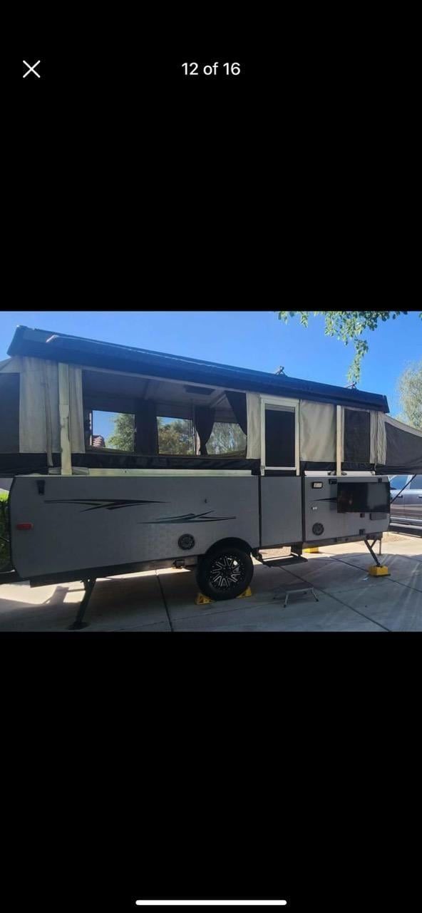 2004 FLEETWOOD POPUP CAMPER