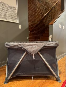 Nuna Sena Aire Pack & Play (Granite color)