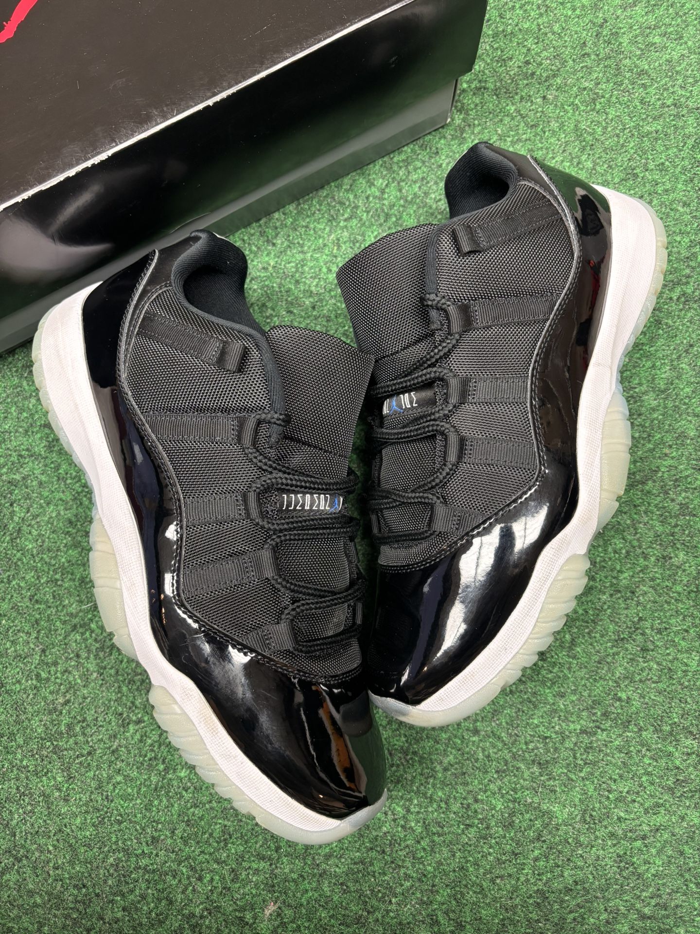 JORDAN 11 SPACE JAM LOW SIZE 11