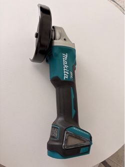Makita XAG04 Angle Grinder