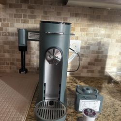 Ninja Single-Serve Pods & Grounds Specialty Coffee Maker Black