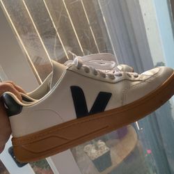 White Veja Sneakers Size 7