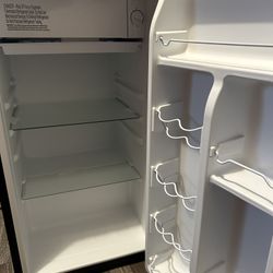 Galanz Mini Fridge/freezer