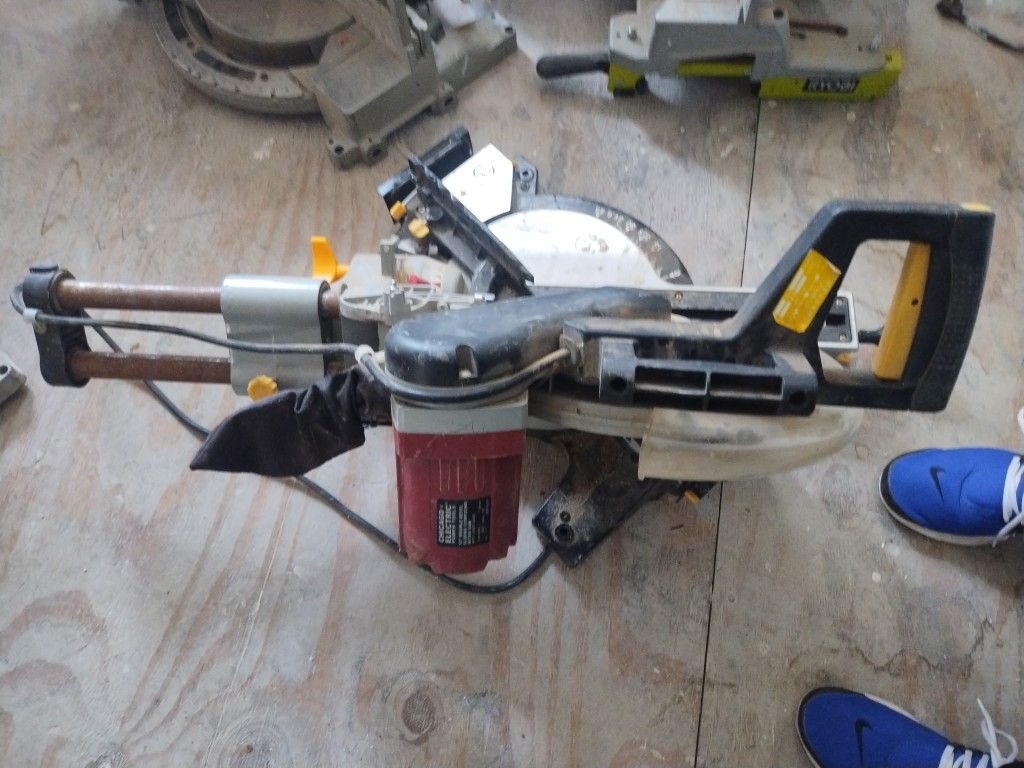 Chicago Electric 12" Dual-Bevel Sliding Compound Miter Saw