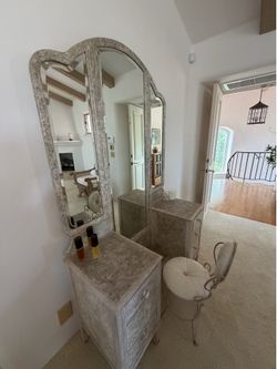 Makeup Vanity