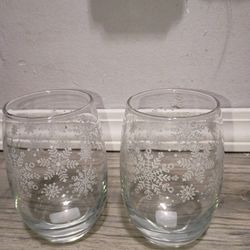 Wine Glasses With Snowflake Decorations 